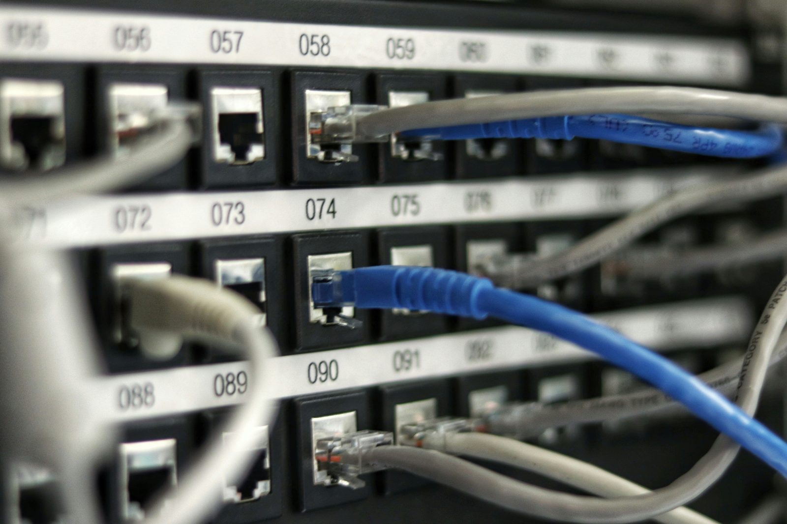 Network cable for individual unit connection